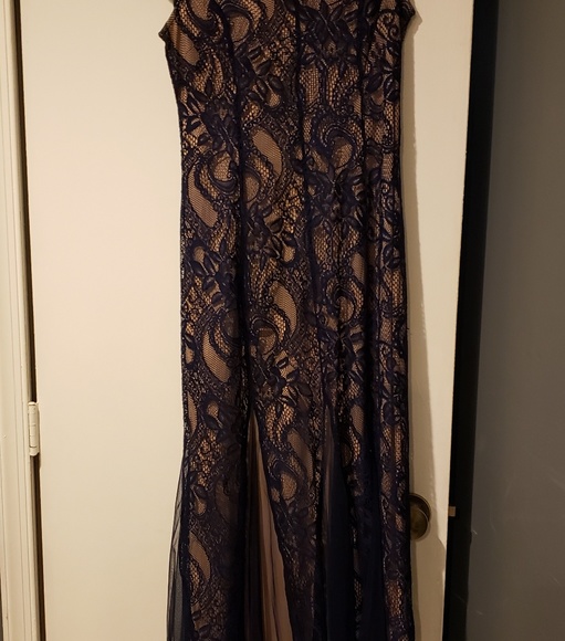 Clothes - Picture 3 of 8